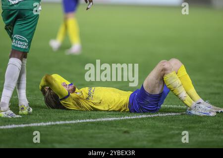 La Louvière, Belgique. 18 octobre 2024. Dylan Dassy de Beveren réagit lors d'un match de football entre le RAAL la Louviere et le SK Beveren, vendredi 18 octobre 2024 à la Louviere, lors de la huitième journée de la deuxième division 2023-2024 'Challenger Pro League' 1B du championnat belge. BELGA PHOTO BRUNO FAHY crédit : Belga News Agency/Alamy Live News Banque D'Images