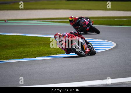 Phillip Island, Australie. 18 octobre 2024. Augusto Fernandez, de l'Espagne, vu en action lors de la séance d'essais de MotoGP™ le premier jour du Qatar Airways Australian Motorcycle Grand Prix 2024 à Phillip Island. Le Qatar Airways Australian Motorcycle Grand Prix 2024 accueille les meilleurs pilotes émergents au monde. Le premier jour d'action a vu des performances impressionnantes dans des conditions difficiles, passant de la pluie battante le matin à l'après-midi ensoleillé. Les séances d'entraînement incluaient la catégorie MotoGP™ ainsi que Moto2™ et Moto3™. Crédit : SOPA images Limited/Alamy Live News Banque D'Images