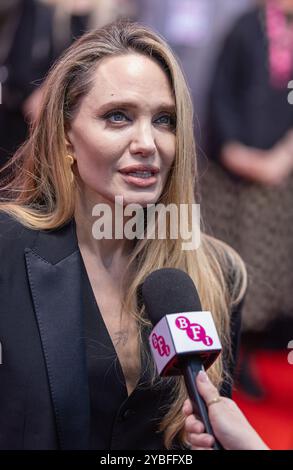 Londres, Royaume-Uni. 18 octobre 2024. Londres, Royaume-Uni, 18 octobre 2024. Angelina jolie assiste au Gala des titres « Maria » lors du 68e BFI London film Festival au Royal Festival Hall le 18 octobre 2024 à Londres, Angleterre, Royaume-Uni. Crédit : S.A. / Alamy Live News Banque D'Images