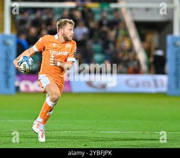 Northampton, Royaume-Uni. 18 octobre 2024. Gus Warr des Sale Sharks lors du Gallagher Premiership Rugby match entre les Northampton Saints et Sale Sharks au Cinch Stadium Franklin's Gardens. Northampton Royaume-Uni. Crédit : PATRICK ANTHONISZ/Alamy Live News Banque D'Images