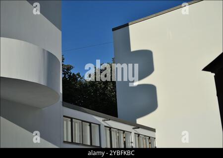 La maison Narkomfin est l'un des monuments architecturaux emblématiques de l'avant-garde soviétique et du constructivisme. Banque D'Images