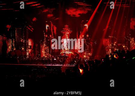 AMSTERDAM - DJ Dimitri Vegas et Timmy Trumpet lors de l'émission Our Story de Tomorrowland. L’événement de danse célèbre son 20e anniversaire lors de l’Amsterdam Dance Event (ADE). ANP ROBIN UTRECHT netherlands Out - belgique Out Credit : ANP/Alamy Live News Banque D'Images