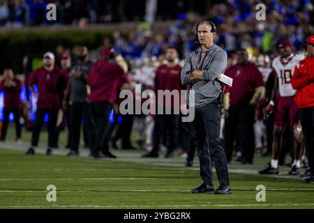 Durham, Caroline du Nord, États-Unis. 18 octobre 2024. L'entraîneur-chef des Seminoles de Floride Mike Norvell lors de la première mi-temps contre les Duke Blue Devils lors du match de football ACC au Wallace Wade Stadium à Durham, Caroline du Nord. (Scott Kinser/CSM). Crédit : csm/Alamy Live News Banque D'Images