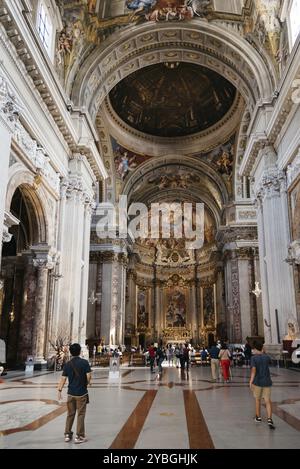 Rome, Italie, le 18 août 2016 : vue intérieure de l'église d'Ignace de Loyola. C'est une église catholique romaine titulaire dédiée à Ignace de Loyola Banque D'Images