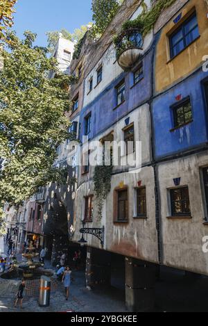 Vienne, Autriche, 15 août 2017 : Hundertwasserhaus à Vienne. C'est un immeuble à Vienne construit après l'idée et le concept de l'arti autrichien Banque D'Images