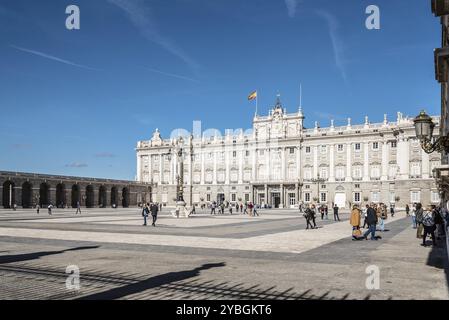 Madrid, Espagne, 13 novembre 2016 : Palais Royal de Madrid, est la résidence officielle de la famille Royale espagnole à la ville de Madrid, mais est seulement utilisé Banque D'Images