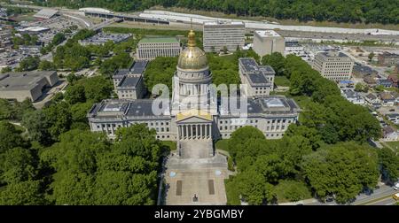 Vue aérienne du Capitole de l'État de Virginie-Occidentale qui est le siège du gouvernement de l'État américain de Virginie-Occidentale, et abrite le légis de Virginie-Occidentale Banque D'Images