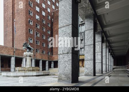 Oslo, Norvège, 11 août 2019 : Hôtel de ville d'Oslo. Il abrite le conseil municipal. C'est le siège de la ceromony du prix Nobel de la paix chaque année, l'Europe Banque D'Images