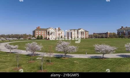 Vue aérienne : Kannapolis, Caroline du Nord, banlieue de Charlotte, domicile des Kannapolis Cannon Ballers, famille de course Earnhardt, HQ de F1 Haas, campus de recherche de Caroline du Nord Banque D'Images