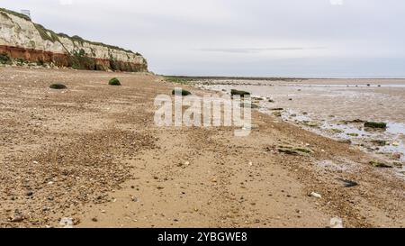 Les falaises et la plage à Hunstanton, Norfolk, Angleterre, Royaume-Uni Banque D'Images