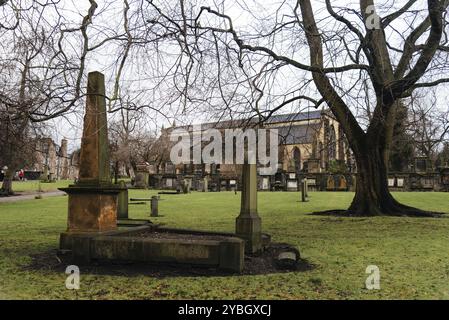 Édimbourg, Royaume-Uni, 5 décembre 2023 : Greyfriars Kirkyard est le cimetière entourant Greyfriars Kirk à Édimbourg Banque D'Images