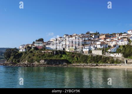 Lastres, Espagne, 1er avril 2019 : vue panoramique sur le magnifique village de pêcheurs de Lastres dans les Asturies, en Europe Banque D'Images