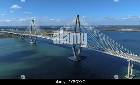 Vue aérienne de l'Arthur Ravenel Jr. Pont sur la rivière Cooper en Caroline du Sud, États-Unis, Amérique du Nord Banque D'Images