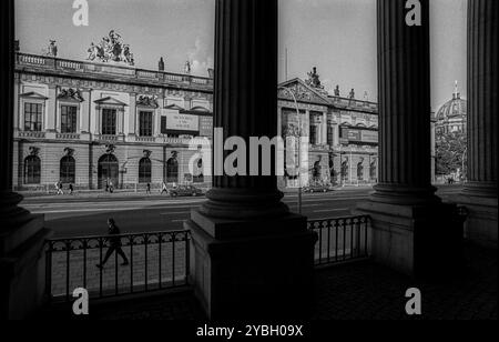 Allemagne, Berlin, 15 octobre 1991, Zeughaus (Musée historique allemand), exposition personnes et maisons, Europe Banque D'Images