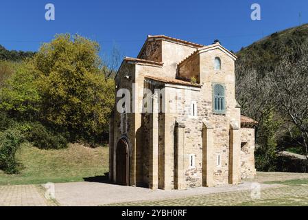 Oviedo, Espagne, 1er avril 2019 : église Saint Michel de Lillo, San Miguel de Lillo. Une église pré-romane construite dans une montagne près d'Oviedo, en Europe Banque D'Images