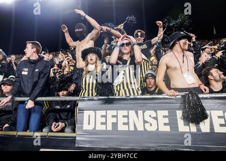 West Lafayette, Indiana, États-Unis. 18 octobre 2024. Étudiant de Purdue lors d'un match de football NCAA entre les Ducks de l'Oregon et les Boilermakers de Purdue au stade Ross-Ade à West Lafayette, Indiana. John Mersits/CSM/Alamy Live News Banque D'Images