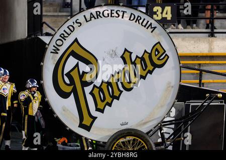 West Lafayette, Indiana, États-Unis. 18 octobre 2024. Purdue Drum lors d'un match de football NCAA entre les Ducks de l'Oregon et les Purdue Boilermakers au Ross-Ade Stadium à West Lafayette, Indiana. John Mersits/CSM/Alamy Live News Banque D'Images