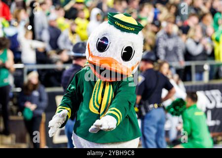 West Lafayette, Indiana, États-Unis. 18 octobre 2024. Mascotte des Oregon Ducks lors d'un match de football NCAA entre les Oregon Ducks et les Purdue Boilermakers au stade Ross-Ade de West Lafayette, Indiana. John Mersits/CSM/Alamy Live News Banque D'Images