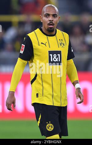 Dortmund, Allemagne. 18 octobre 2024. Fussball 1. Bundesliga 7. Spieltag Borussia Dortmund - FC Pauli am 18.10.2024 im signal Iduna Park in Dortmund Donyell Malen ( Dortmund ) la réglementation du LDF interdit toute utilisation de photographies comme séquences d'images et/ou quasi-vidéo. Foto : Revierfoto crédit : ddp Media GmbH/Alamy Live News Banque D'Images