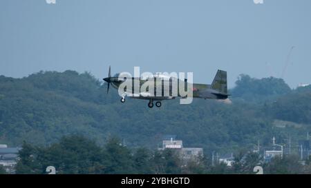 Un KA-1 Woongbi de l'armée de l'air de la République de Corée affecté à la 8e escadre de chasse de la ROKAF décolle pour un vol du Buddy Squadron 25-1 de la base aérienne d'Osan, en République de Corée, Banque D'Images