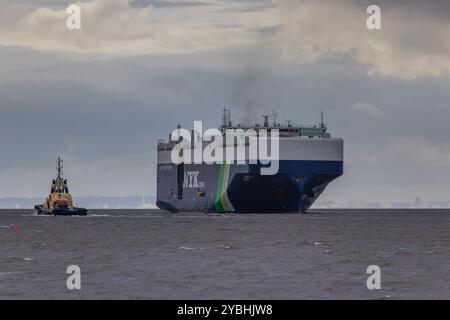 Véhicule en route pour les quais de Royal Portbury Banque D'Images