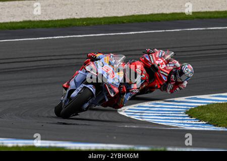 Course de sprint Qatar Airways Grand Prix d'Australie MotoGP sur le circuit de Phillip Island. Australie 19 octobre 2024 en photo : Marc Marquez et Enea Bastianini Carrera al sprint del Gran Premio Qatar Airways de MotoGP de Australia en el circuito de Phillip Island. 19 de Octubre de 2024 POOL/ MotoGP.com/Cordon les images de presse seront à usage éditorial exclusif. Crédit obligatoire : © MotoGP.com crédit : CORDON PRESS/Alamy Live News Banque D'Images