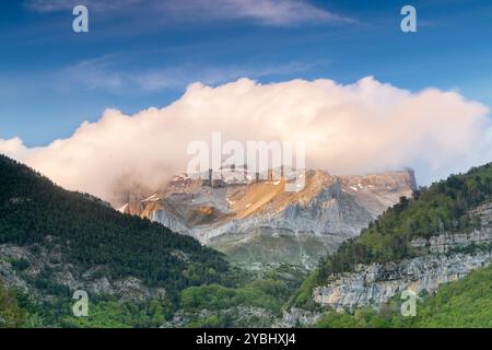 Vallée d'Aisa, Parc naturel Valles Occidentales, Huesca, Espagne Banque D'Images