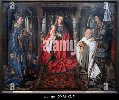 Madonna avec chanoine Joris van der Paele (1436) de Jan van Eyck (1390 – 1441). Peintre flamand actif à Bruges. Banque D'Images