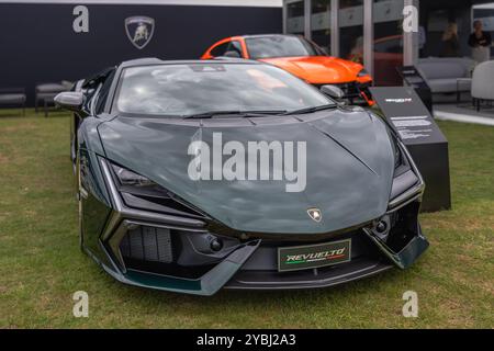 Lamborghini Revuelto, exposée au salon privé concours d’Elégance qui se tient au Palais de Blenheim. Banque D'Images