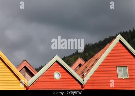 Bâtiments traditionnels en bois au quai hanséatique, Bryggen, Bergen, Norvège. Banque D'Images