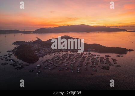 29 avril 2024 : vue panoramique du quartier Hon Mieu de la ville de ​​Nha Trang, Vietnam Banque D'Images