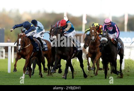 Kind of Blue Ridden de James Doyle remporte les Qipco British Champions Sprint Stakes lors de la QIPCO British Champions Day à Ascot Racecourse, Berkshire. Date de la photo : samedi 19 octobre 2024. Banque D'Images