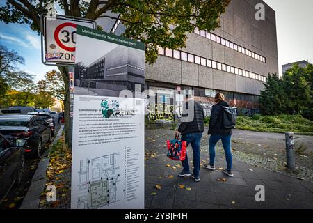 Berlin Lichtenberg StasiMuseum Normannenstraße, ehemaliges Ministerium für Staatssicherheit, Stasi, MfS, Stasi-Unterlagen-Archiv - 19.10.2024 Berlin Lichtenberg *** Berlin Lichtenberg StasiMuseum Normannenstraße, ancien ministère de la sécurité d'État, Stasi, MfS, Stasi Records Archive 19 10 2024 Berlin Lichtenberg Banque D'Images