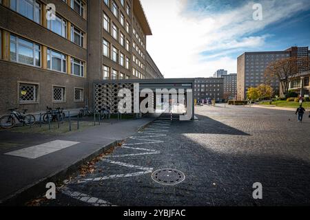 Berlin Lichtenberg StasiMuseum Normannenstraße, ehemaliges Ministerium für Staatssicherheit, Stasi, MfS, Stasi-Unterlagen-Archiv - 19.10.2024 Berlin Lichtenberg *** Berlin Lichtenberg StasiMuseum Normannenstraße, ancien ministère de la sécurité d'État, Stasi, MfS, Stasi Records Archive 19 10 2024 Berlin Lichtenberg Banque D'Images