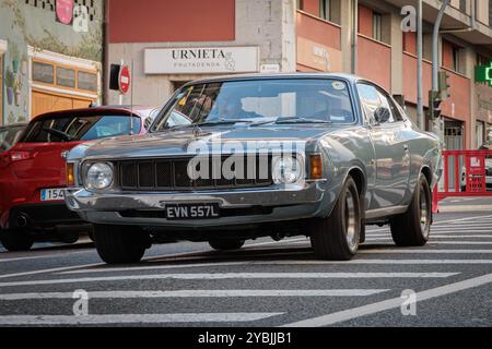 Urnieta, Espagne-5 octobre 2024 : 1973 Chrysler VJ Valiant charger 770 dans les rues de la ville Banque D'Images