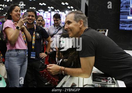 New York, États-Unis. 19 octobre 2024. Todd McFarlane, un créateur de bandes dessinées canadien surtout connu pour son travail en tant qu'artiste sur The Amazing Spider-Man et en tant que créateur, écrivain et artiste de la série d'horreur/fantasy Spawn de super-héros, ainsi que l'actuel président et co-fondateur d'image Comics, participe à Comic Con au Javits Center à mi-Manhattan, New York, le 19 octobre. (Photo de Deccio Serrano/NurPhoto) crédit : NurPhoto SRL/Alamy Live News Banque D'Images