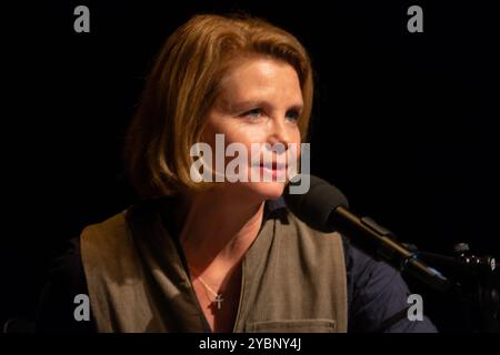 Cologne, Allemagne. 19 octobre 2024. Annette Frier, actrice allemande, est vue sur la scène du dépôt Schauspiel Koeln à Cologne, Allemagne, le 19 octobre 2024, lors de l'édition spéciale Cologne lit.cologne 2024 (photo de Ying Tang/NurPhoto).0 crédit : NurPhoto SRL/Alamy Live News Banque D'Images