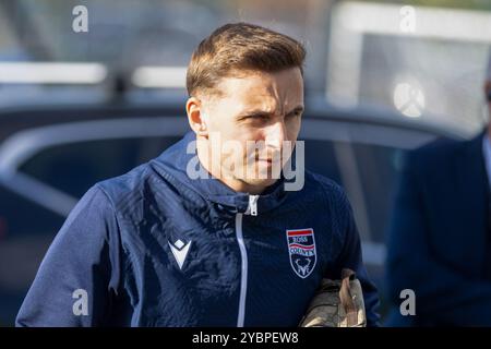 Perth, Écosse. 19 octobre 2024. Eamonn Brophy arrive pour le William Hill SPFL Premiership match entre St Johnstone et Ross County au McDiarmid Park. Crédit : Connor Douglas/Alamy Live News Banque D'Images