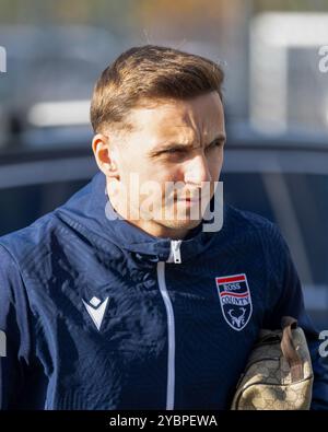 Perth, Écosse. 19 octobre 2024. Eamonn Brophy arrive pour le William Hill SPFL Premiership match entre St Johnstone et Ross County au McDiarmid Park. Crédit : Connor Douglas/Alamy Live News Banque D'Images