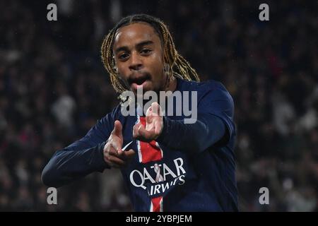 Paris, France. 19 octobre 2024. Julien Mattia/le Pictorium - Paris Saint Germain (PSG) vs RC Strasbourg Alsace, 19 octobre 2024 - 19/10/2024 - France/Ile-de-France (région)/Paris - Bradley Barcola célèbre son but lors de la rencontre entre le Paris Saint Germain (PSG) et le RC Strasbourg Alsace, 19 octobre 2024 crédit : LE PICTORIUM/Alamy Live News Banque D'Images