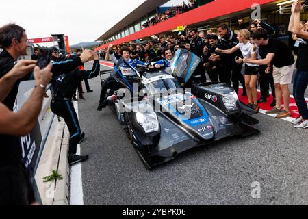 37 FLUXA Lorenzo (spa), JAKOBSEN Malthe (dnk), MIYATA Ritomo (jpn), Cool Racing, Oreca 07 - Gibson, célébration pendant les 4 heures de Portimao 2024, 6ème manche des European le Mans Series 2024 sur le circuit International de l'Algarve du 16 au 19 octobre 2024 à Portimao, Portugal Banque D'Images