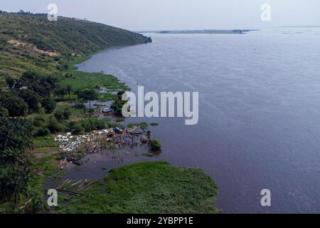 République démocratique du Congo, Kinshasa, 2024-01-13. Fleuve Congo vu à Kinshasa dans la commune de Maluku. Photographie de Ruben Nyanguila / Collec Banque D'Images