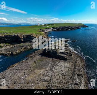 Saint Johns pointe avec les rochers dangereux que les navires doivent surveiller les roches d'un drone UAV Banque D'Images