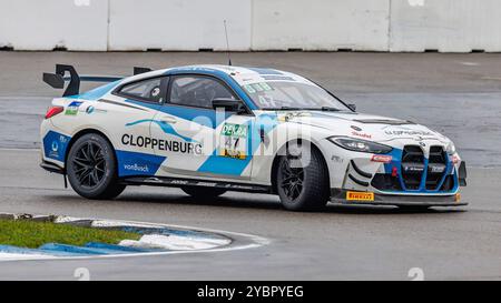 Hockenheim, Allemagne. 18 octobre 2024. Joseph Warhurst (GBR), Tom Edgar (GBR), (BMW, FK performance Motorsport), 18.10.2024, Hockenheim (Allemagne), Motorsport, ADAC GT4 Allemagne, Hockenheimring 2024 crédit : dpa/Alamy Live News Banque D'Images