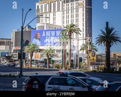 LAS VEGAS - 19 AOÛT 2024 : un panneau d'affichage promouvant Kamala Harris pendant la campagne présidentielle américaine de 2024 sur le Strip de Las Vegas. Kamala Harris, vice Banque D'Images