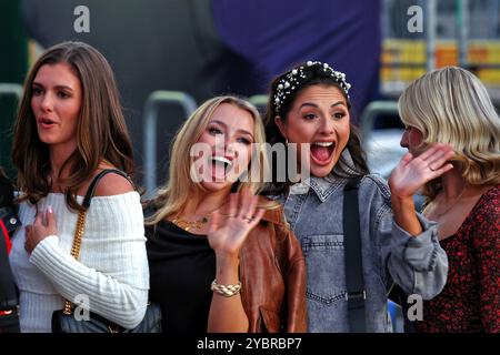 Austin, États-Unis. 19 octobre 2024. Ambiance circuit - Dallas Cowboys Cheerleaders. Championnat du monde de formule 1, Rd 19, Grand Prix des États-Unis, samedi 19 octobre 2024. Circuit des Amériques, Austin, Texas, États-Unis. Crédit : James Moy/Alamy Live News Banque D'Images