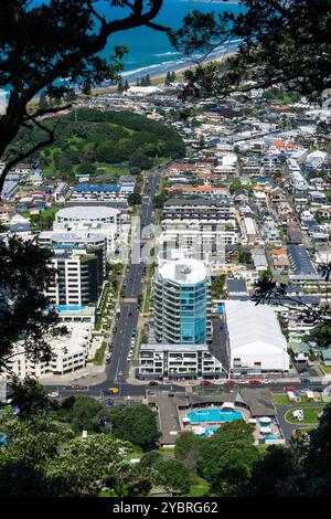 Tauranga, Nouvelle-Zélande. Vue depuis le mont Maunganui en été Banque D'Images