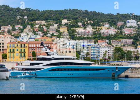 Superyacht GO ancré à Port Lympia, Nice, Provence-Alpes-Côte d'Azur, Alpes-Maritimes, France Banque D'Images