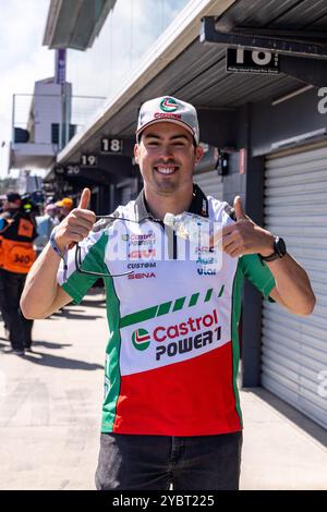 Phillip Island, Victoria, Australie. 20 octobre 2024. Thomas Randle, pilote de Supercars pour Tickford Racing, était présent pour le MotoGP dimanche au Qatar Airways Australian Motorcycle Grand Prix 2024. (Crédit image : © James Forrester/ZUMA Press Wire) USAGE ÉDITORIAL SEULEMENT! Non destiné à UN USAGE commercial ! Banque D'Images