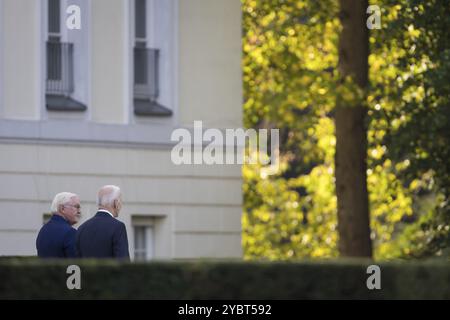 Joe Biden (46e président des États-Unis) est reçu avec honneurs militaires par le président fédéral Frank-Walter Steinmeier (président de la FEDER Banque D'Images